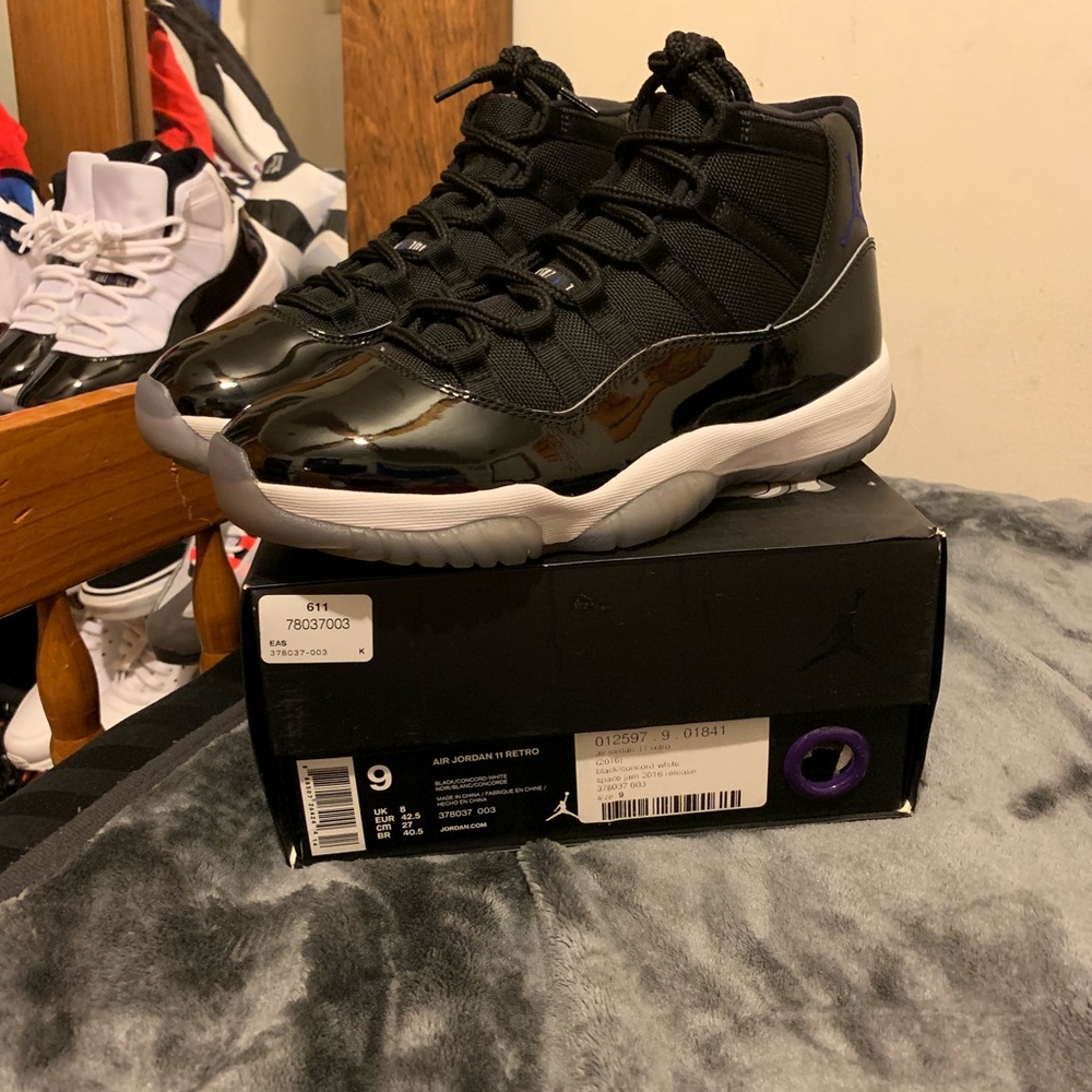 Retro 11 space jam size 9